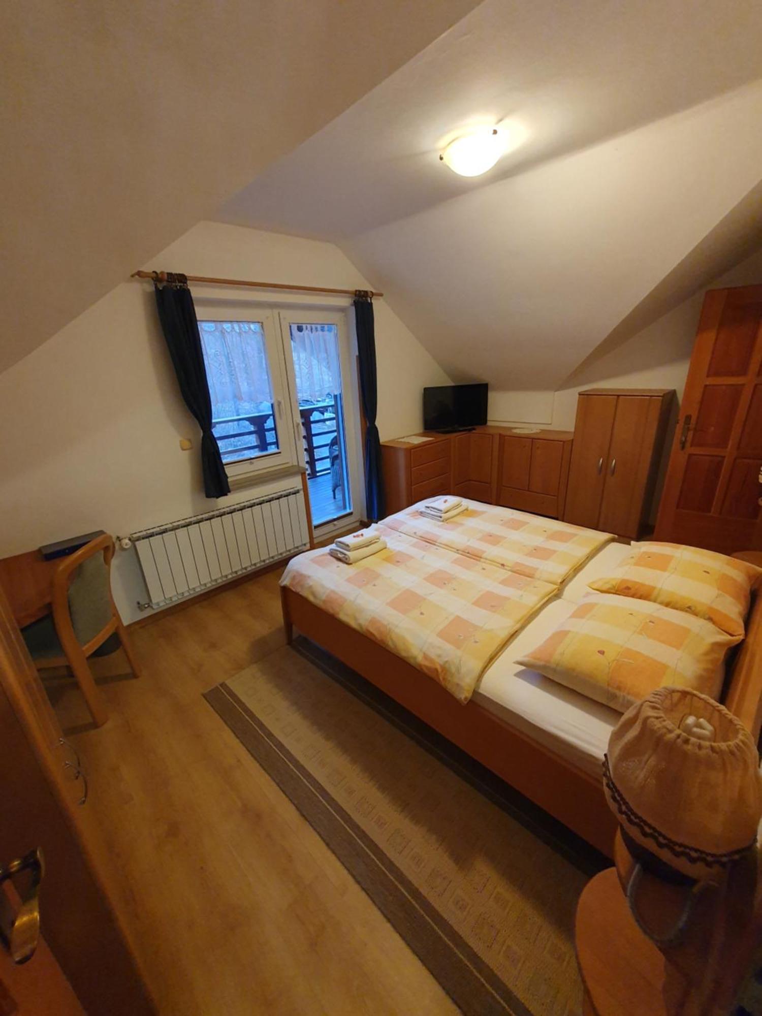 Miskar Rooms Cerknica Værelse billede
