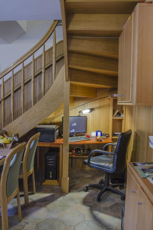 Miskar Rooms Cerknica Eksteriør billede