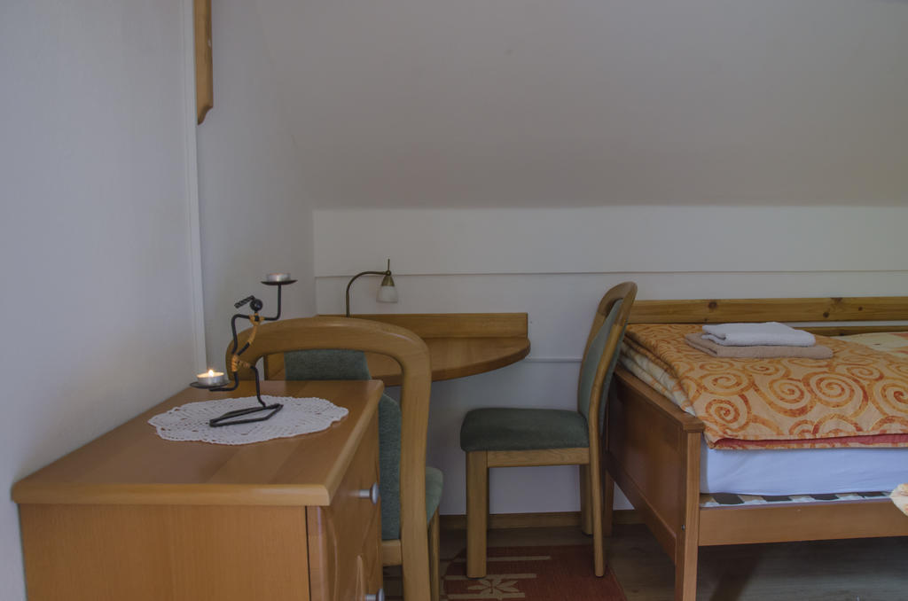 Miskar Rooms Cerknica Værelse billede