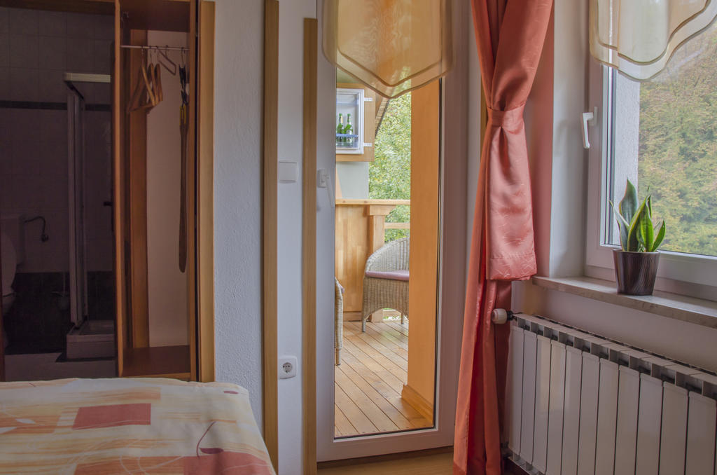 Miskar Rooms Cerknica Værelse billede