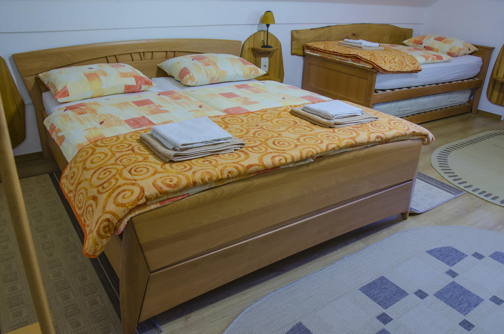 Miskar Rooms Cerknica Værelse billede