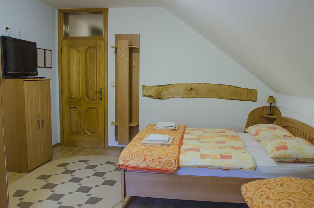 Miskar Rooms Cerknica Værelse billede